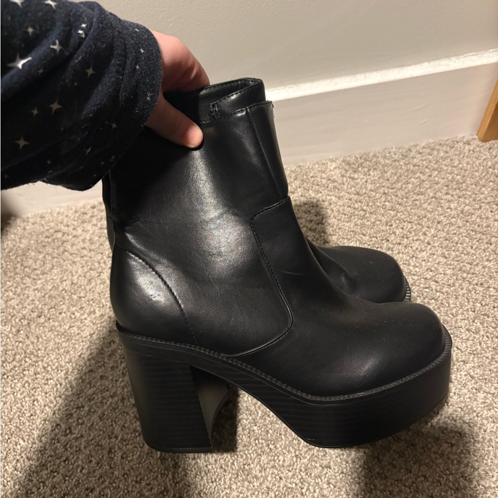 Steve Madden platform boots